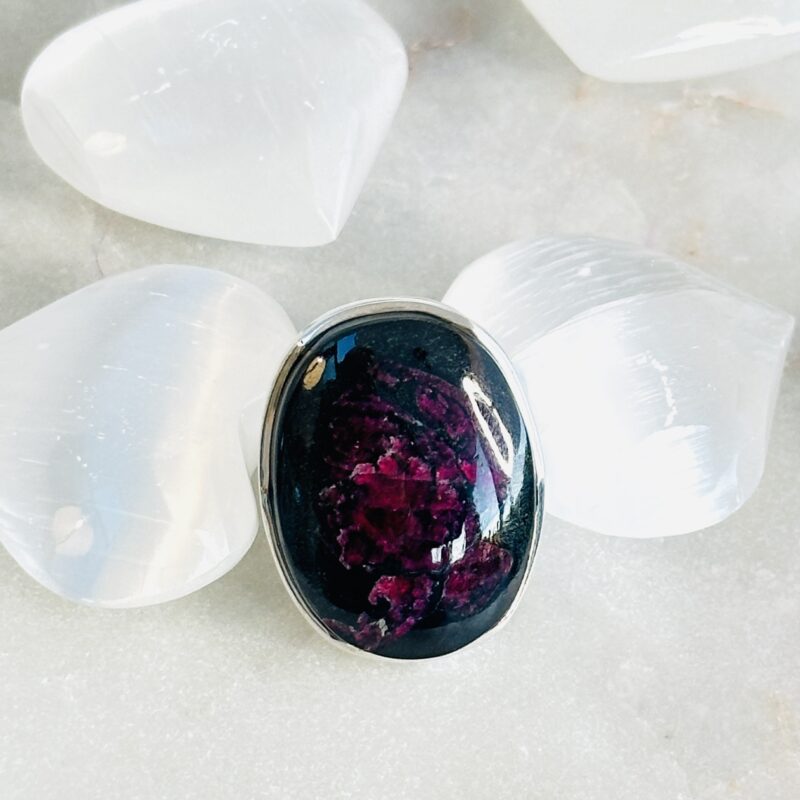 Bague Nayra - Eudialyte - Ovale  32 mm